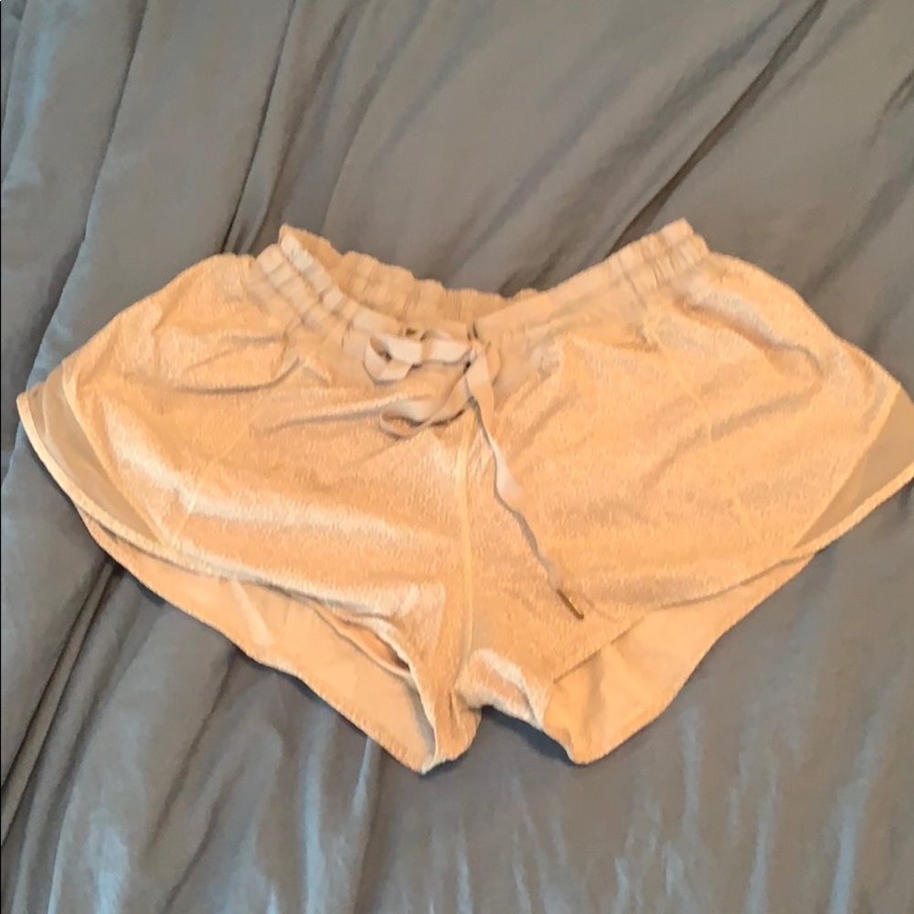 Lululemon hotty hott short 2.5”